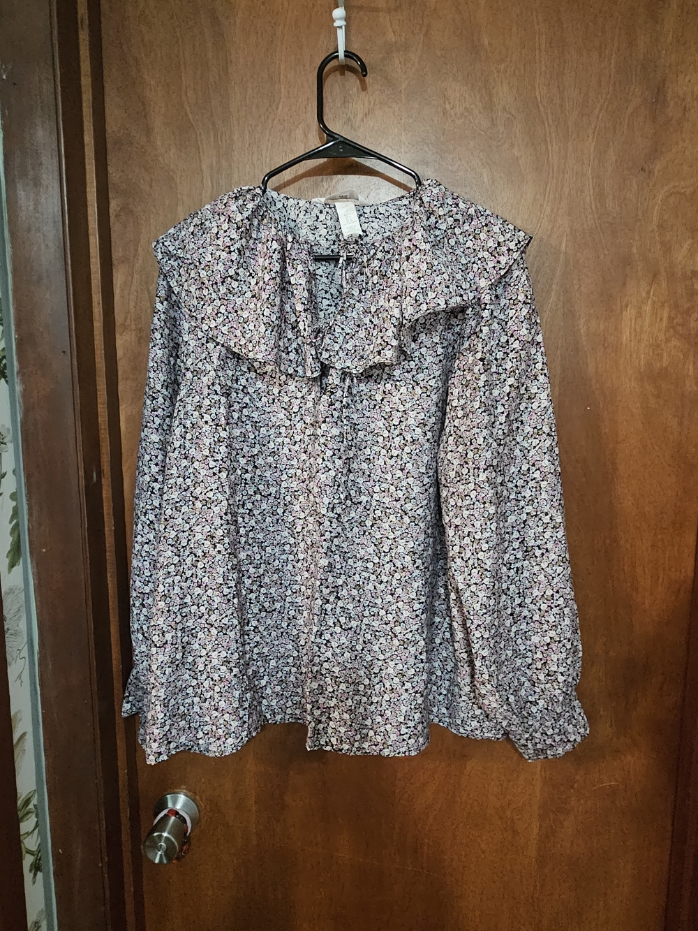 H&M Lavender Floral Ruffle Collar Blouse